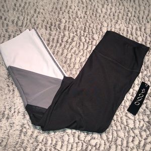 7/8th gray White & Black leggings